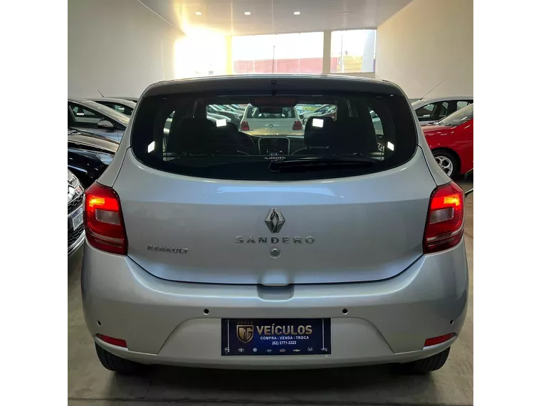 Renault Sandero Prata 5