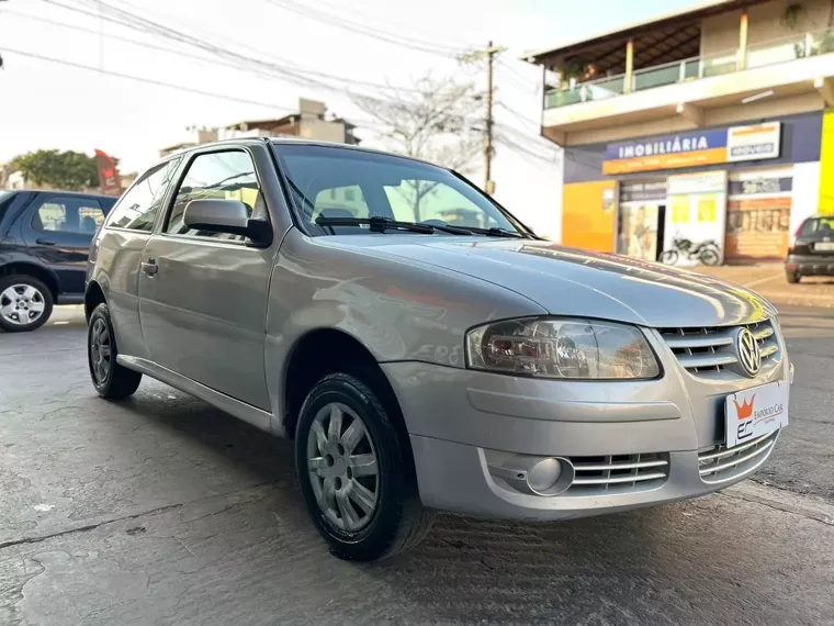 Volkswagen Gol Prata 1