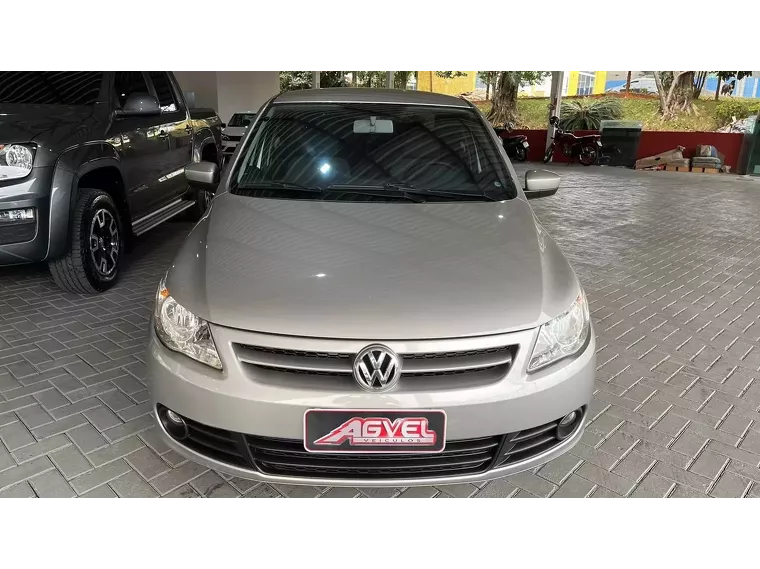 Volkswagen Voyage Prata 3