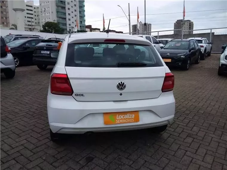 Volkswagen Gol Branco 9