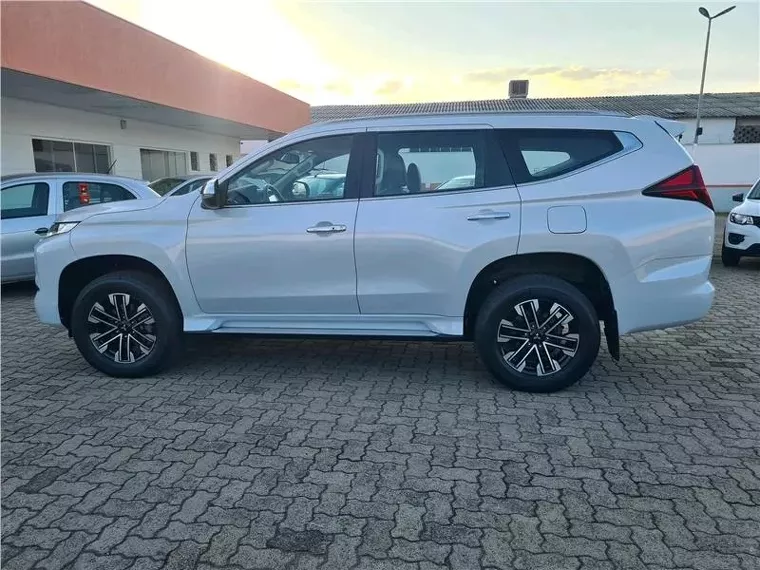 Mitsubishi Pajero Sport Branco 12