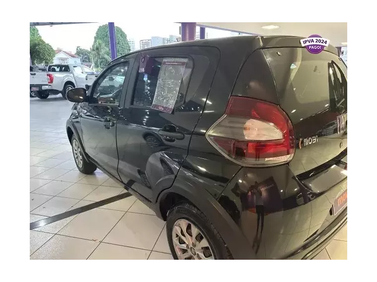 Fiat Mobi Preto 4