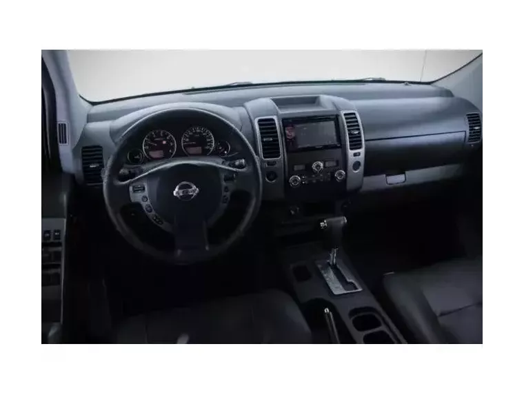 Nissan Frontier Branco 2