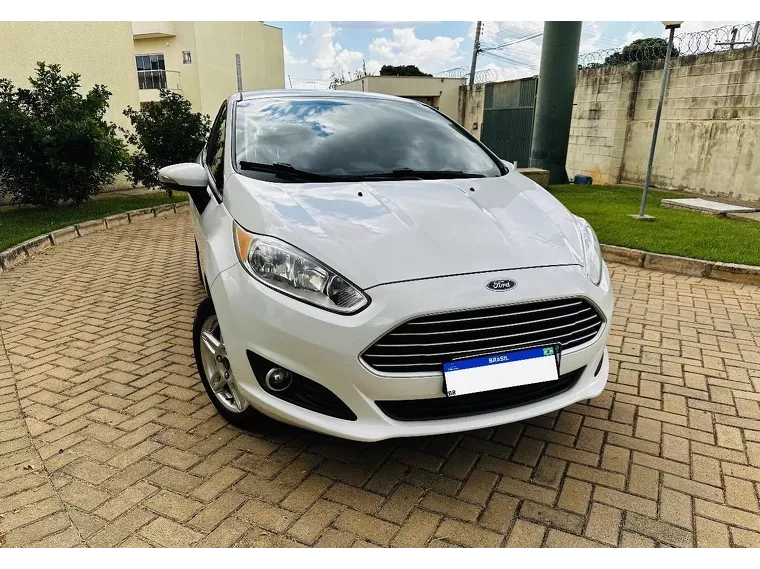 Ford Fiesta Branco 6