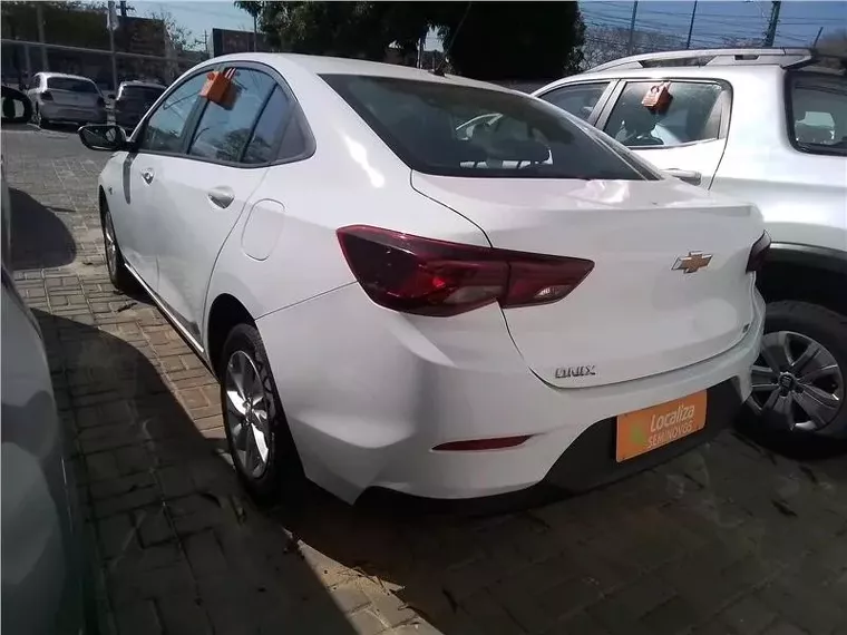 Chevrolet Onix Branco 2