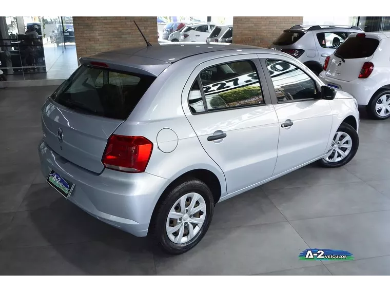 Volkswagen Gol Prata 5