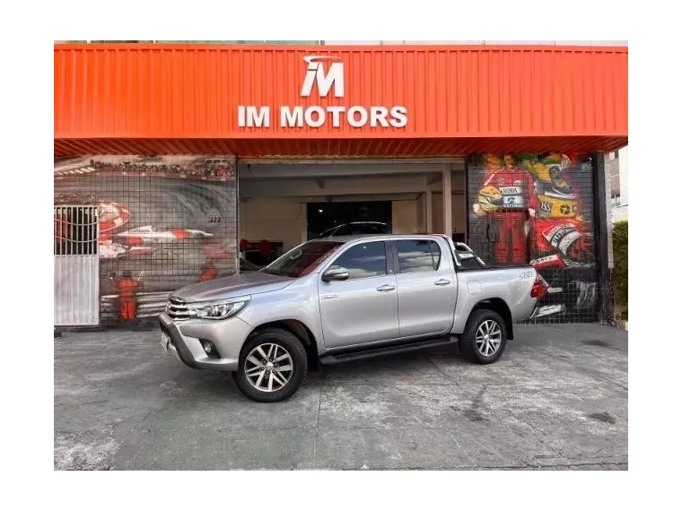 Toyota Hilux Prata 5