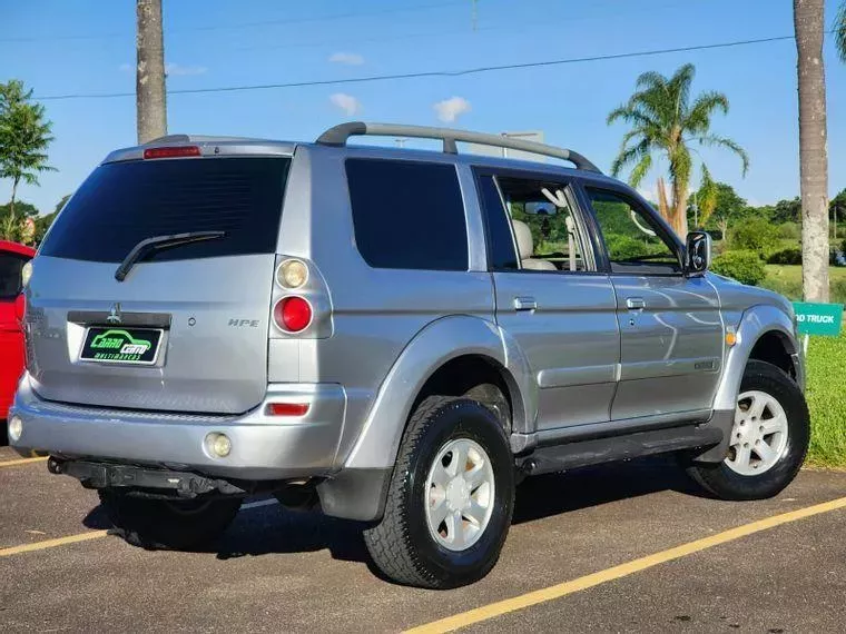 Mitsubishi Pajero Prata 4