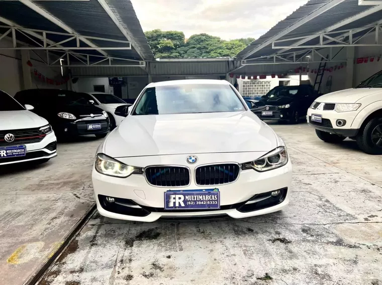 BMW 320i Branco 11