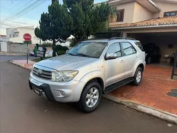 Toyota Hilux SW4