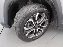 Jeep Commander