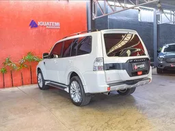Mitsubishi Pajero Full