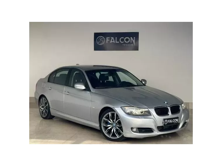 BMW 320i Prata 10