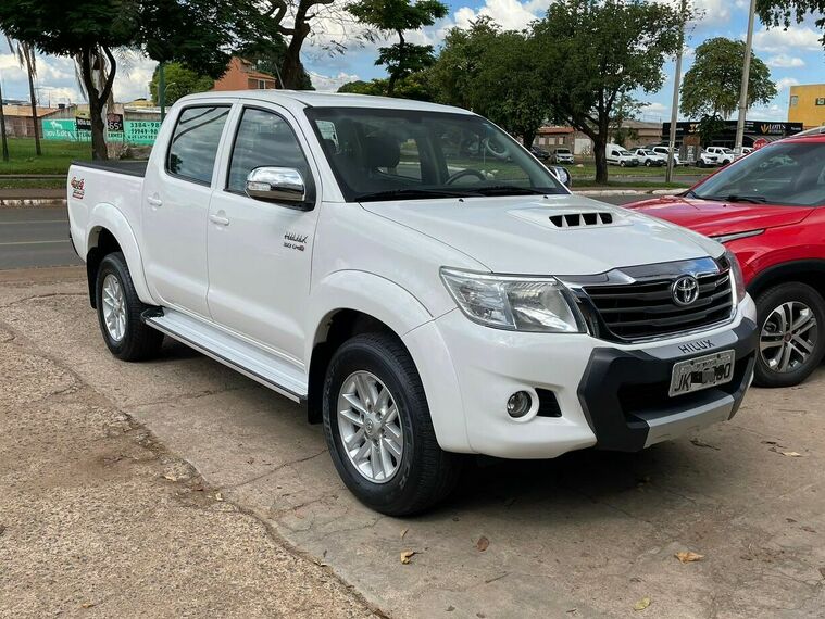 Toyota Hilux Branco 2