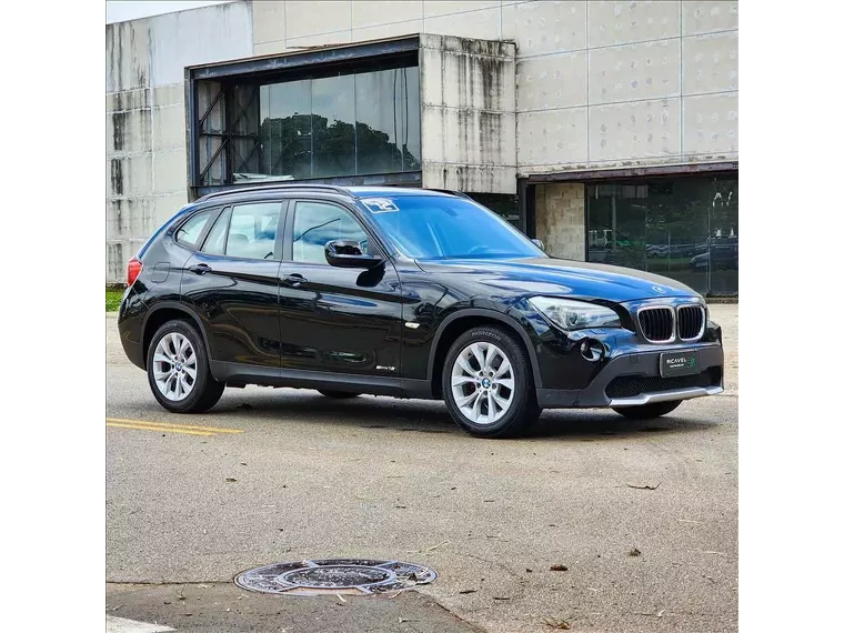 BMW X1 Preto 6