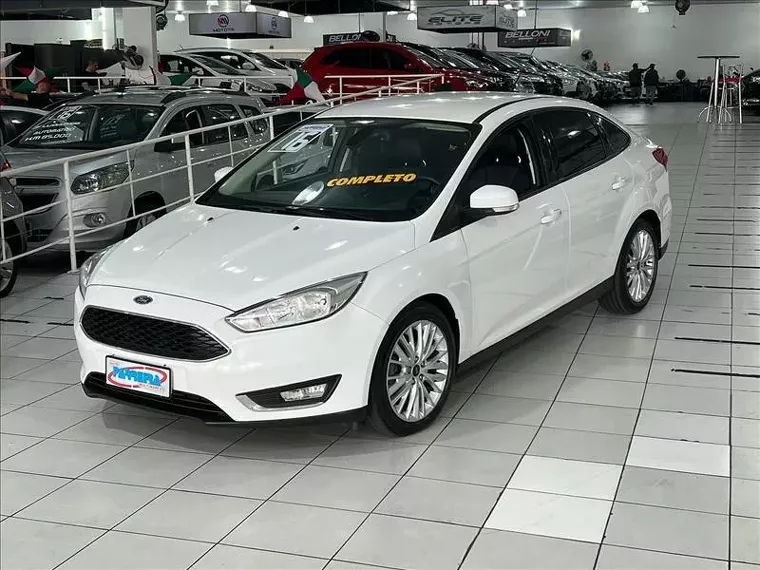 Ford Focus Branco 8