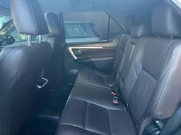Toyota Hilux SW4