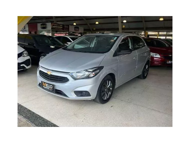 Chevrolet Onix Prata 8