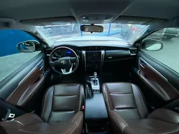 Toyota Hilux SW4