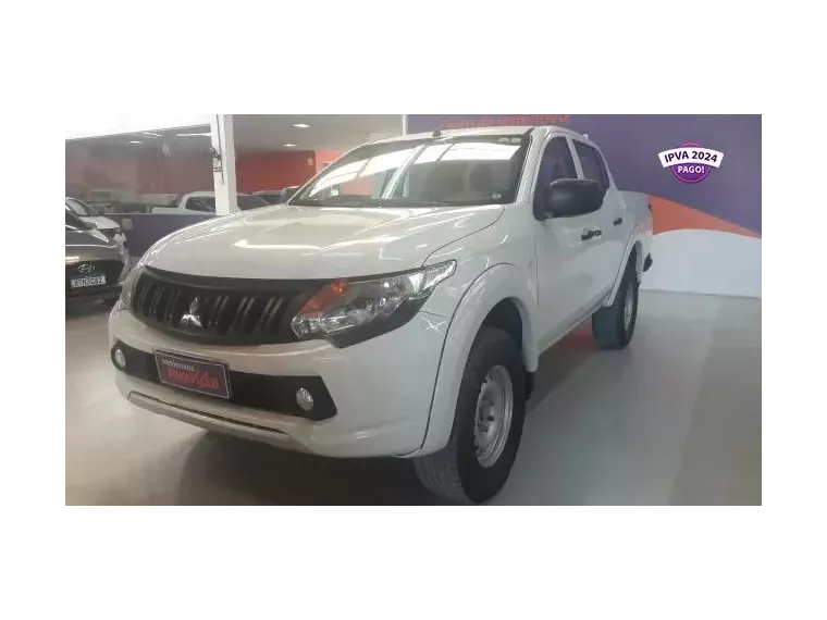 Mitsubishi L200 Branco 4