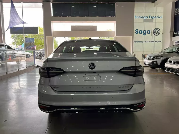 Volkswagen Virtus Prata 17