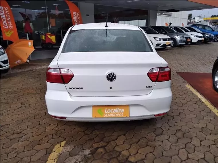 Volkswagen Voyage Branco 5