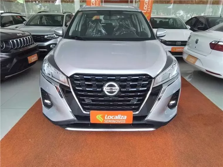 Nissan Kicks Prata 6