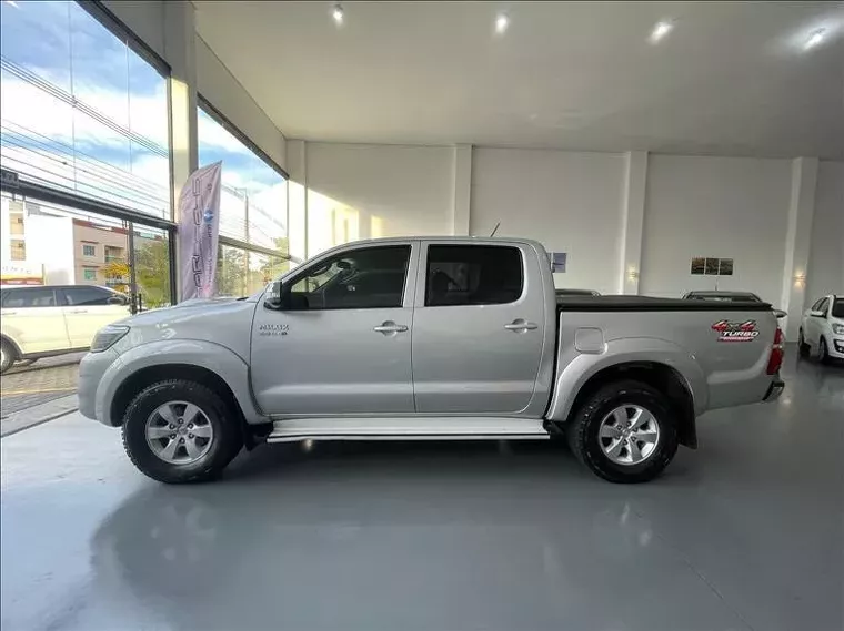 Toyota Hilux Prata 3