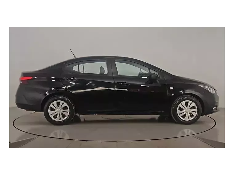 Nissan Versa Preto 3