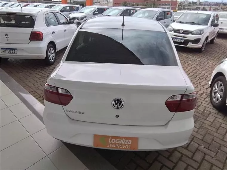 Volkswagen Voyage Branco 5