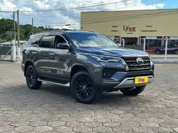 Toyota Hilux SW4