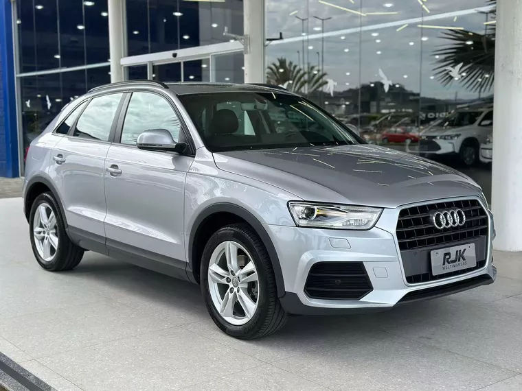 Audi Q3 Prata 3