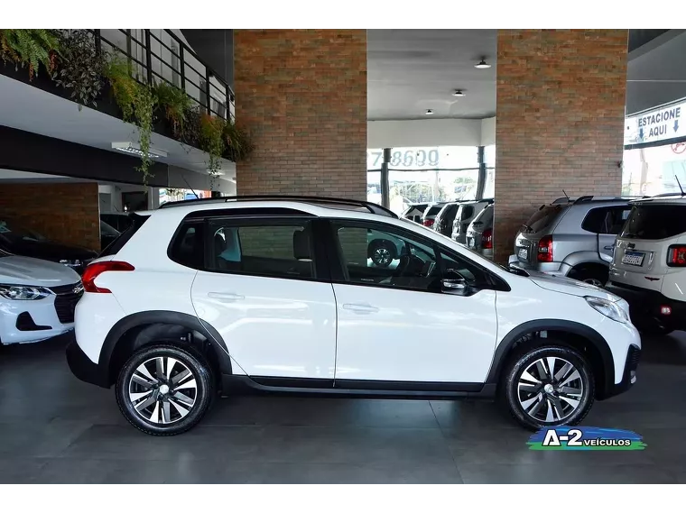 Peugeot 2008 Branco 3