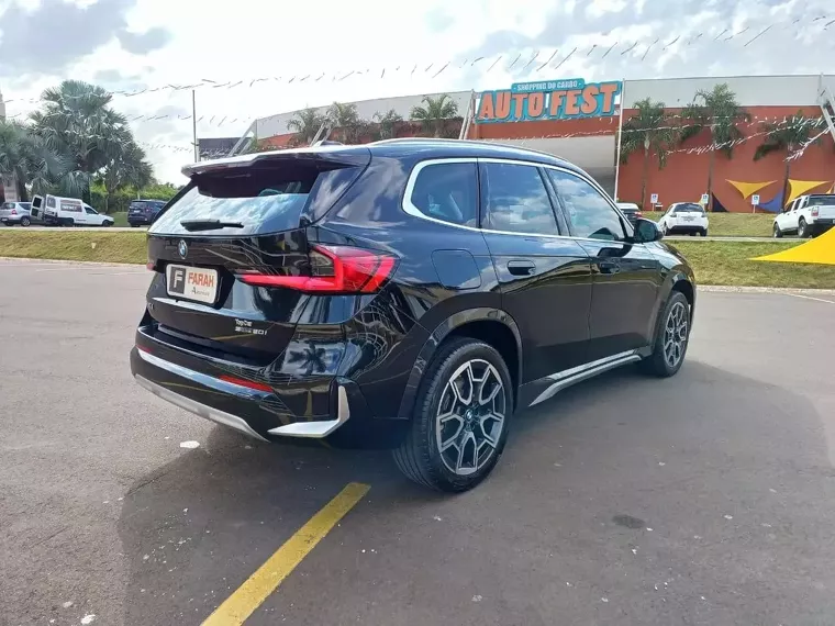 BMW X1 Preto 8