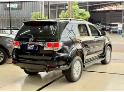 Toyota Hilux SW4