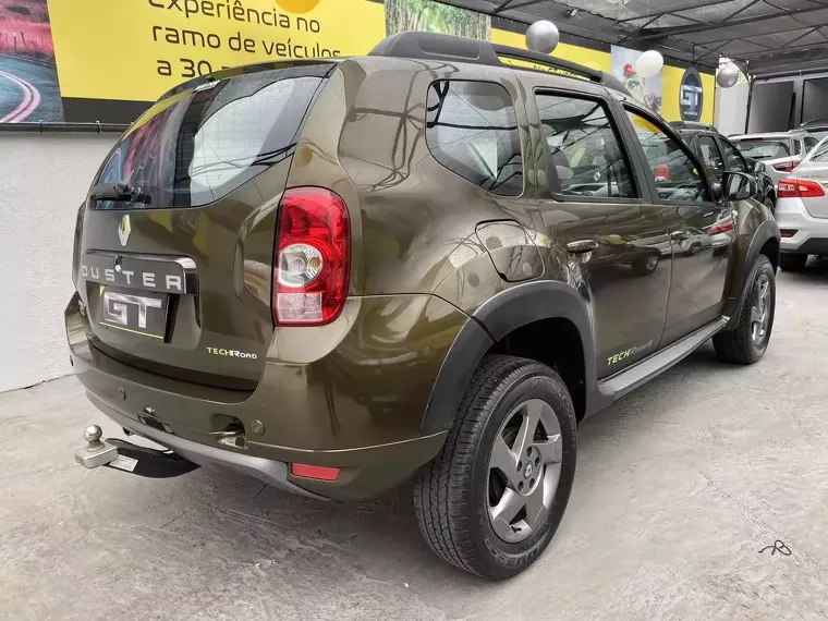 Renault Duster Verde 3