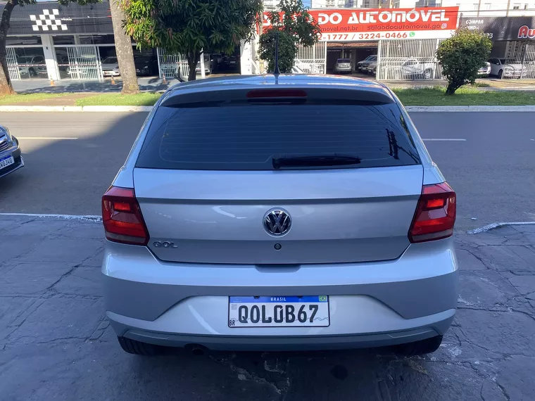 Volkswagen Gol Prata 11