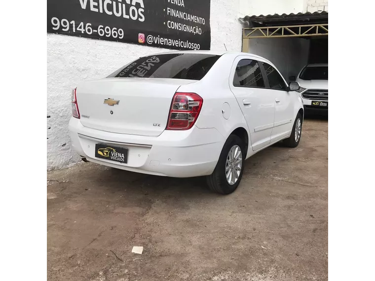 Chevrolet Cobalt Branco 13