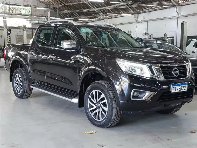 Nissan Frontier Preto 1