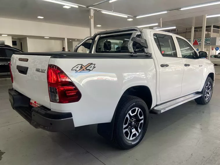 Toyota Hilux Branco 7