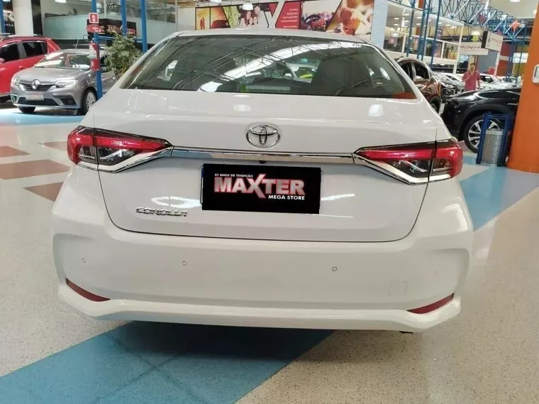 Toyota Corolla Branco 11
