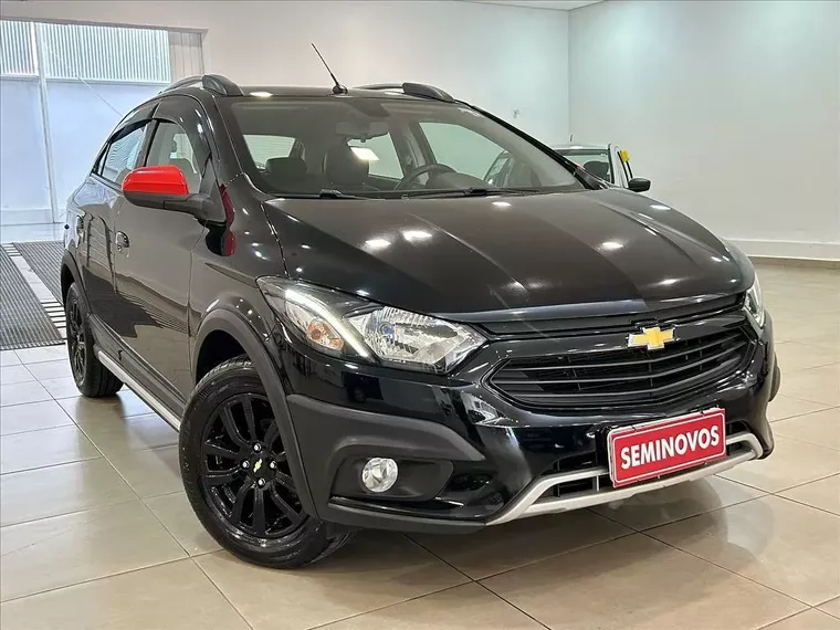 Chevrolet Onix Preto 2