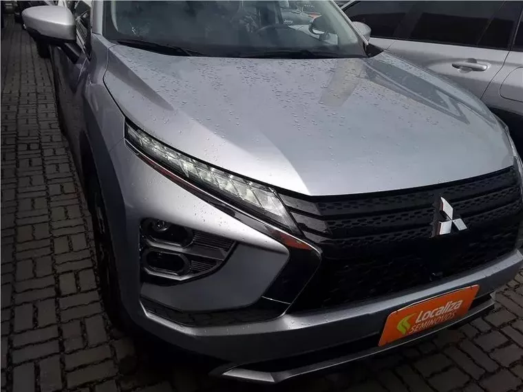 Mitsubishi Eclipse Cross Prata 4