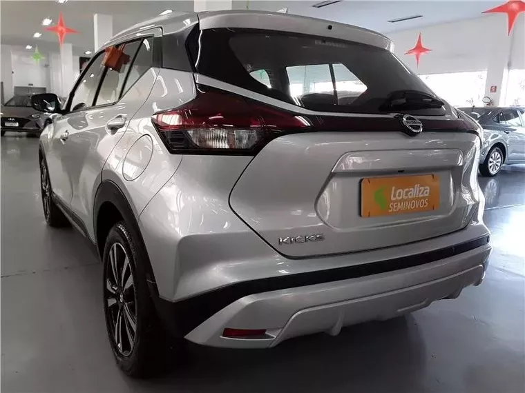 Nissan Kicks Prata 14