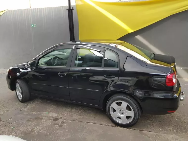 Volkswagen Polo Sedan Preto 4