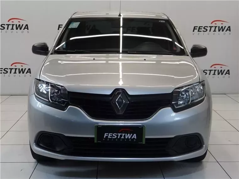 Renault Logan Prata 4