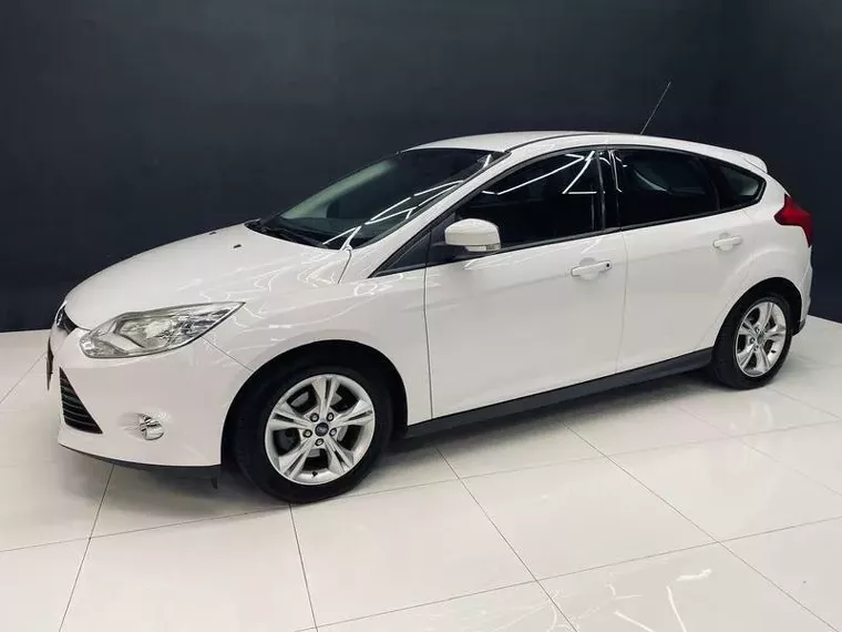 Ford Focus Branco 6