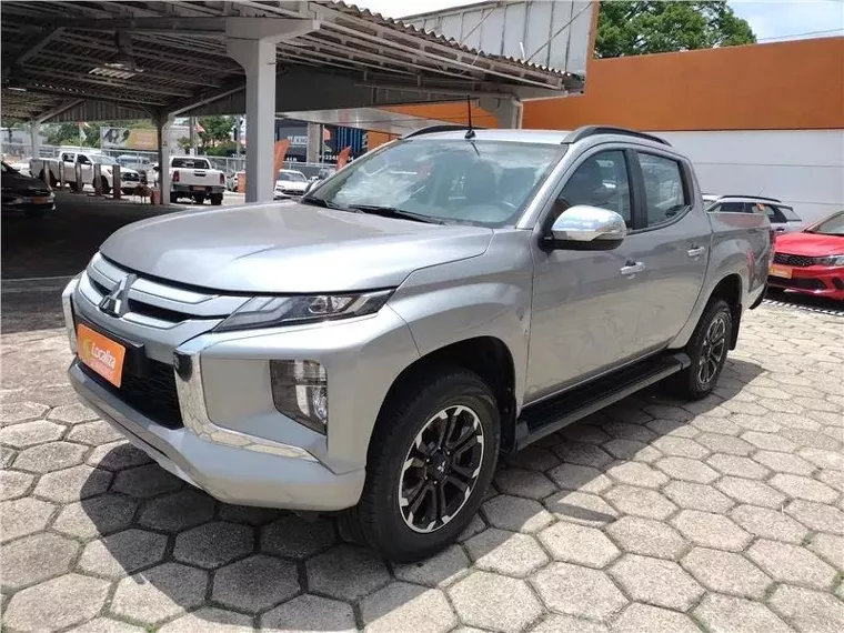 Mitsubishi L200 Triton Prata 5