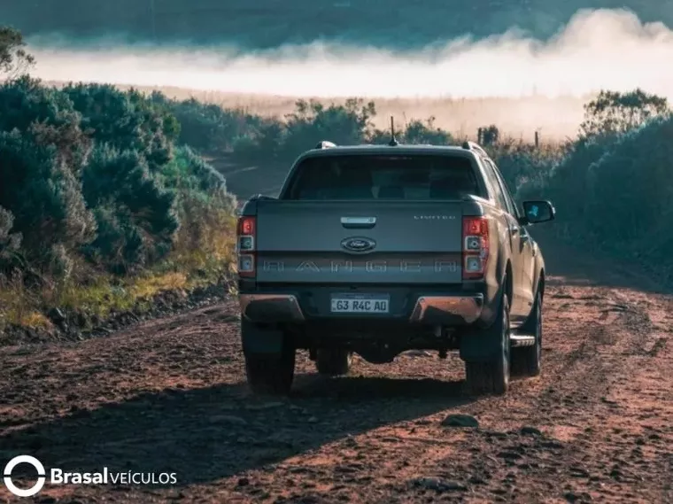 Ford Ranger Preto 14