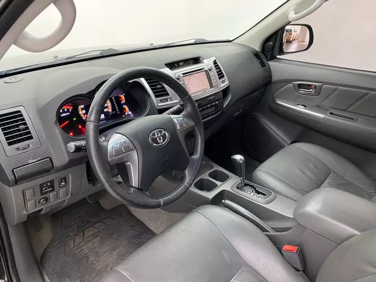 Toyota Hilux Preto 3